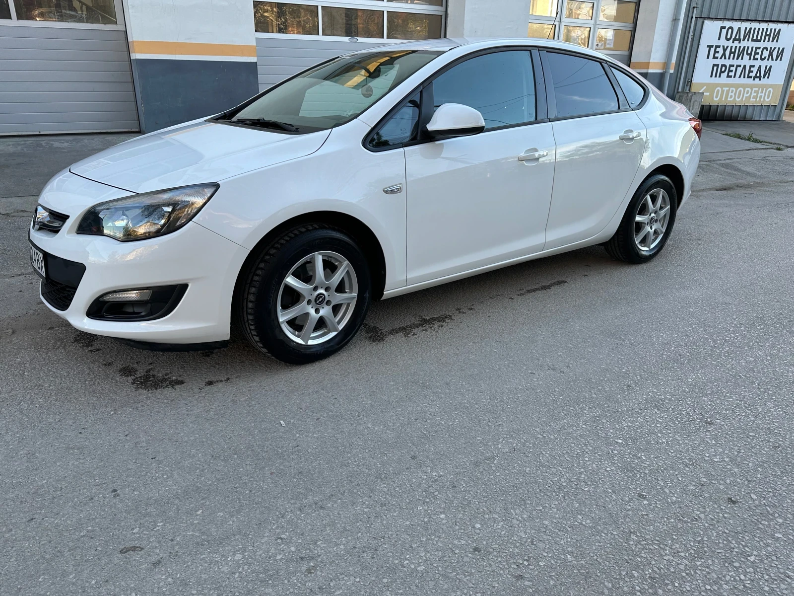 Opel Astra 1.6 CDTI - изображение 3