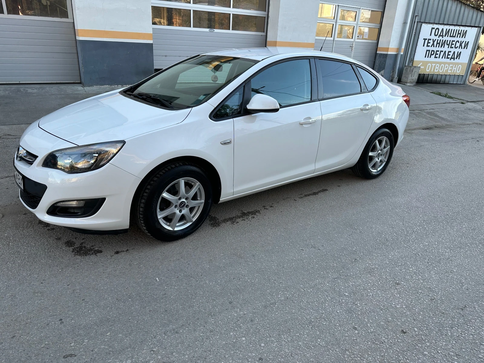 Opel Astra 1.6 CDTI - изображение 4