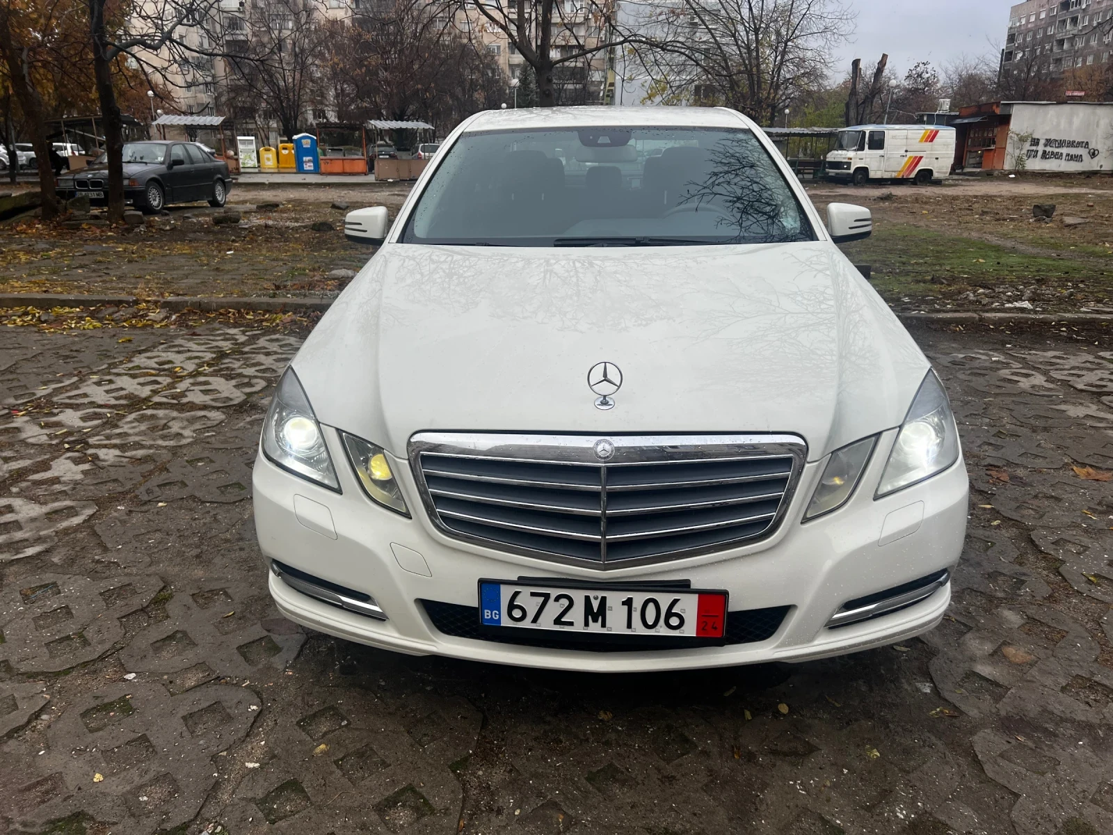 Mercedes-Benz E 220 Ръчни скорости - изображение 2