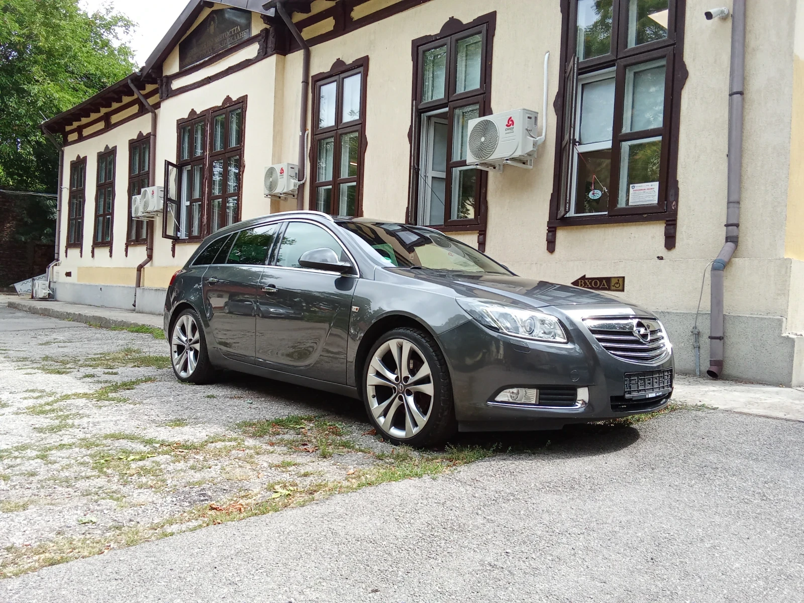 Opel Insignia 2.0 Турбо 220кс - изображение 4