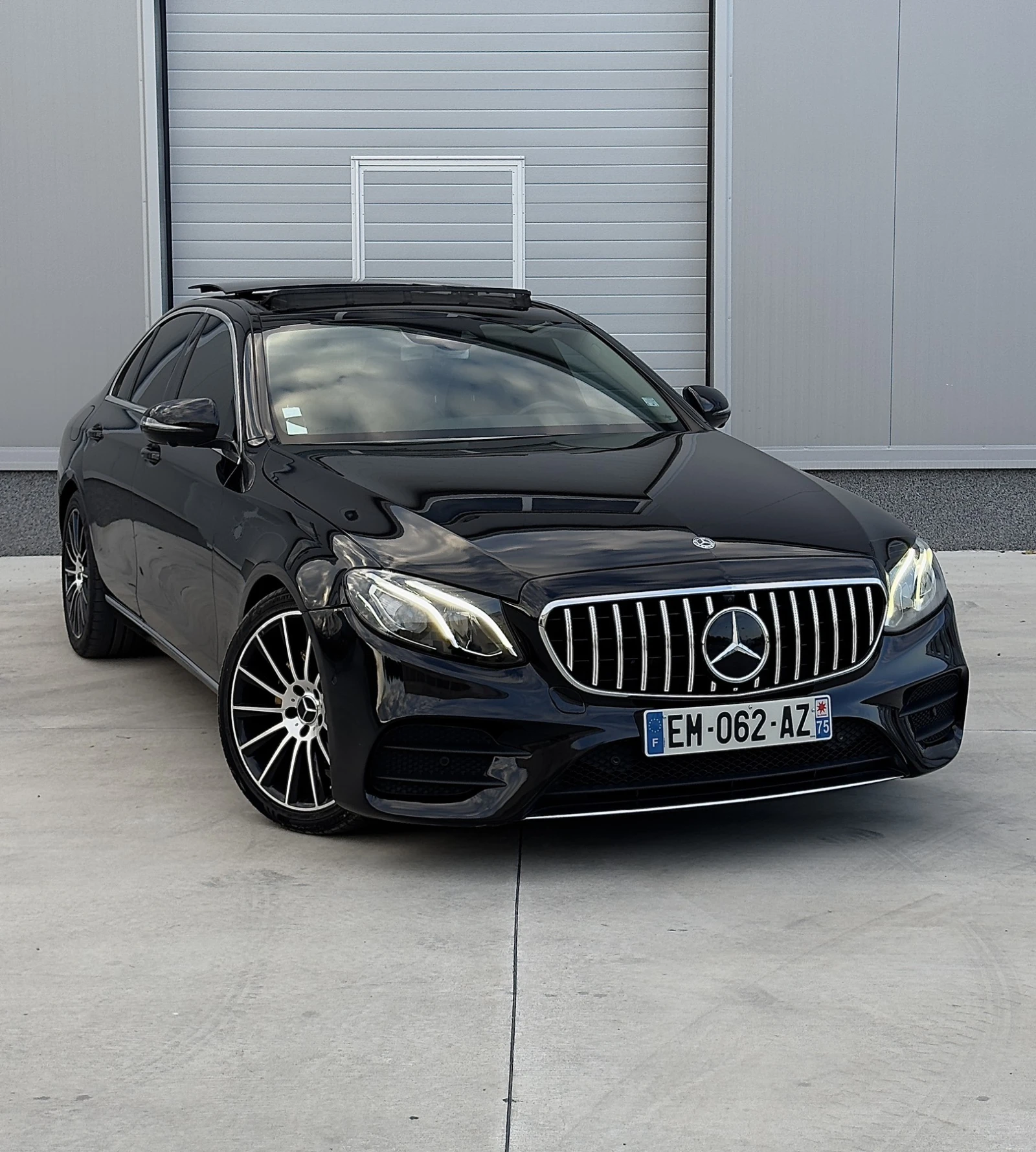 Mercedes-Benz E 220 2.2 AMG / PANORAMA / 360 / DIGITAL / BURMESTER - изображение 3