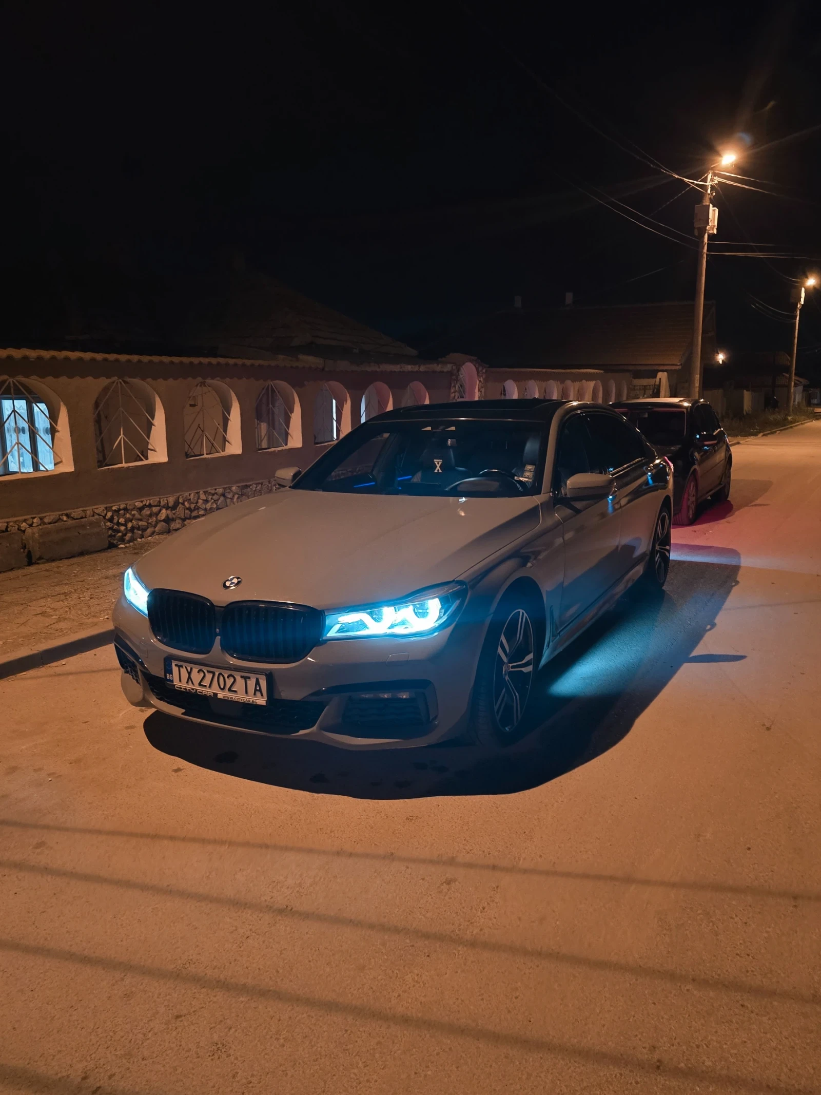 BMW 750  - изображение 4