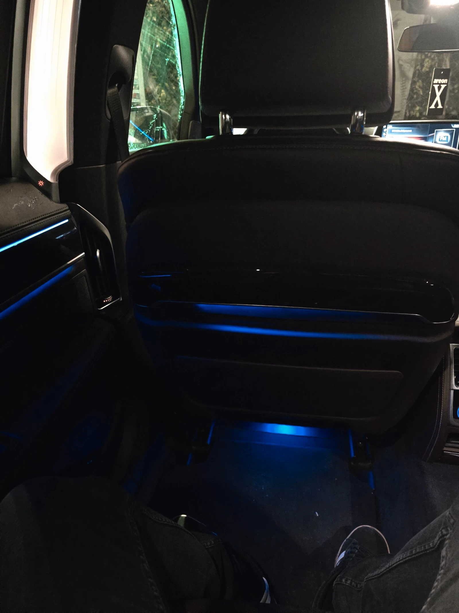 BMW 750  - изображение 10