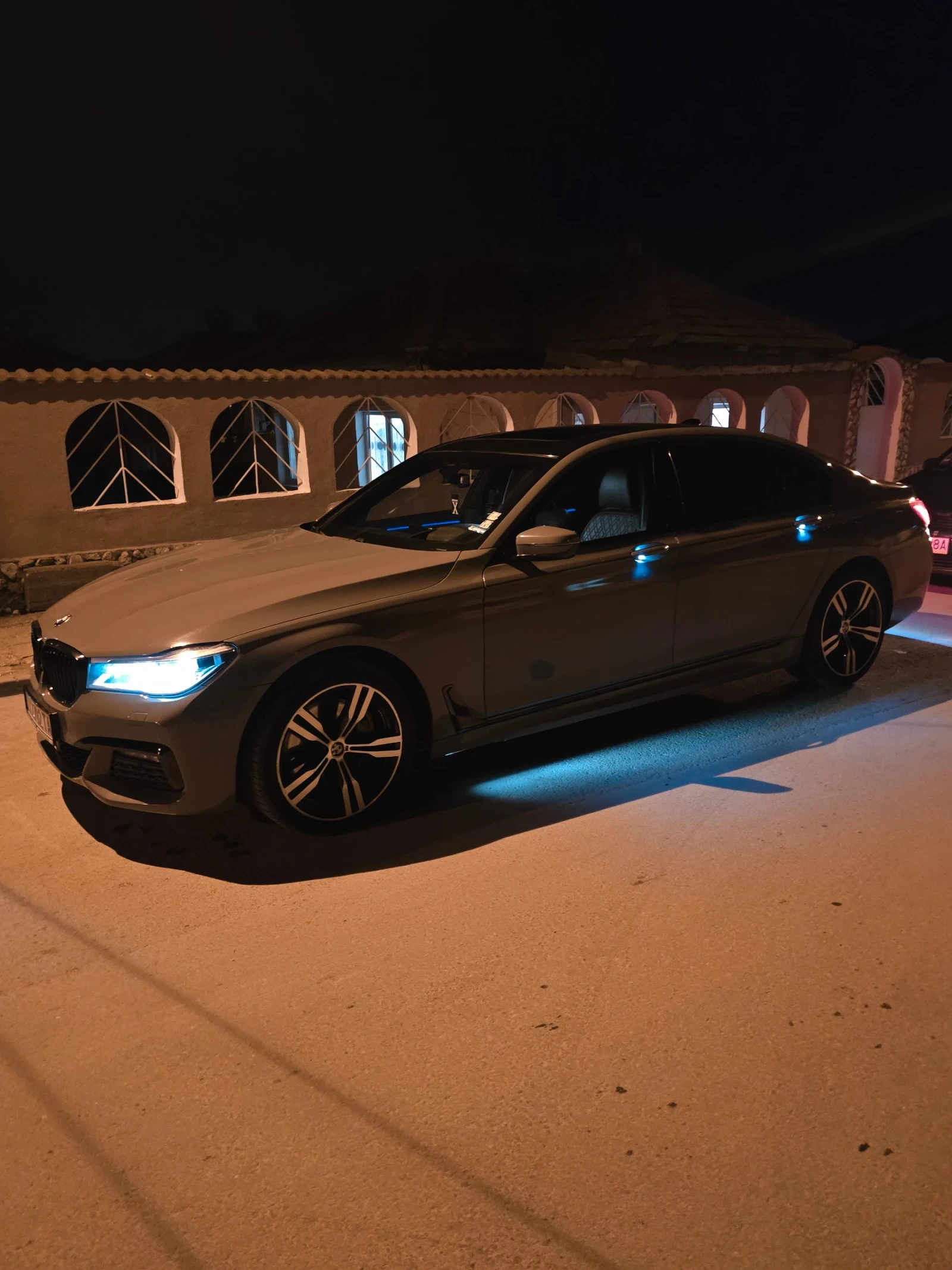 BMW 750  - изображение 3