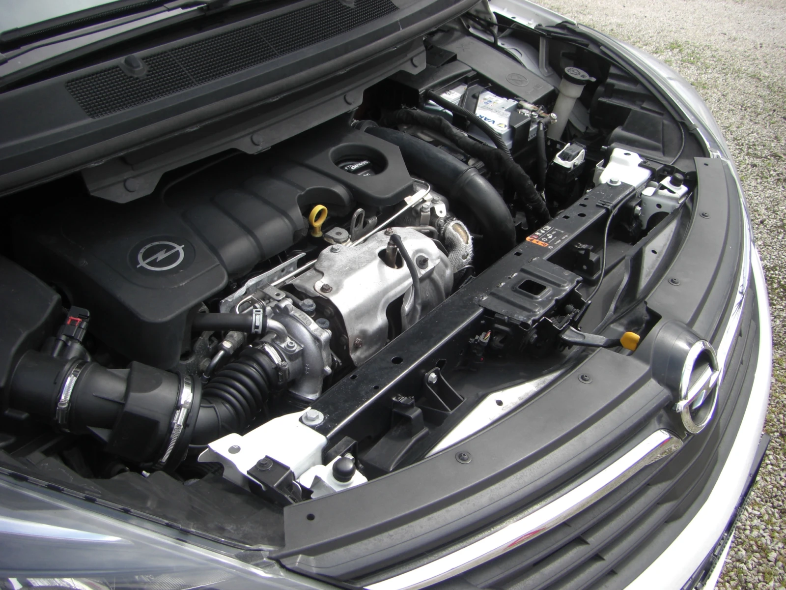 Opel Zafira 1.6cdti NAVI DISTANS LED 7MECTA, снимка 17 - Автомобили и джипове - 54107142