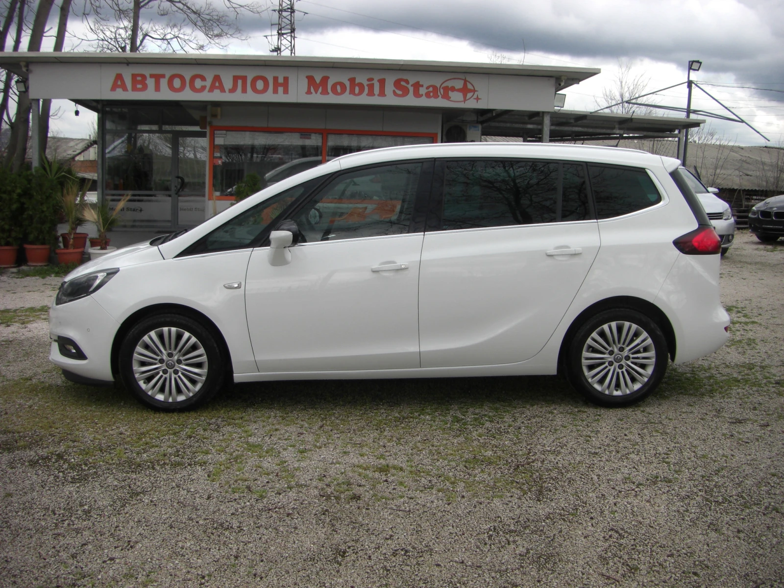 Opel Zafira 1.6cdti NAVI DISTANS LED 7MECTA, снимка 2 - Автомобили и джипове - 54107142