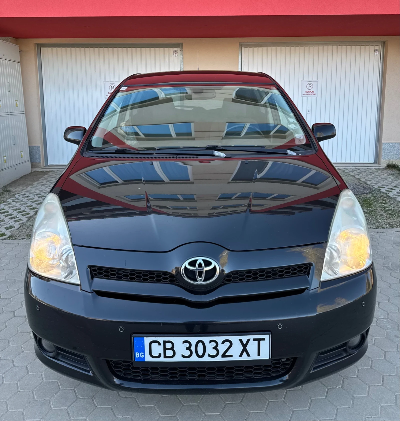 Toyota Corolla verso 2.2 D4D / Регистрирана 