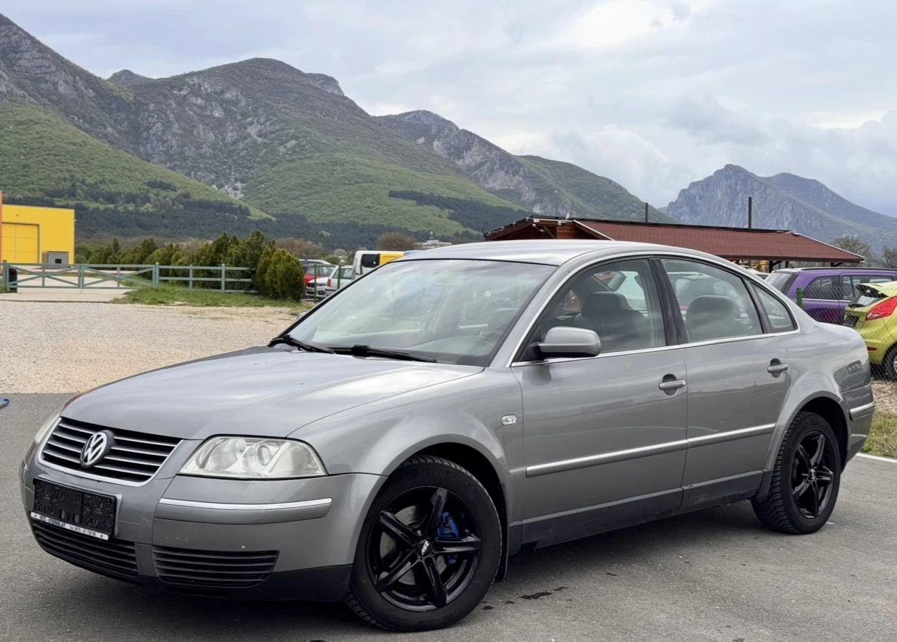 VW Passat 1.9 TDI / Highline, снимка 2 - Автомобили и джипове - 54284916