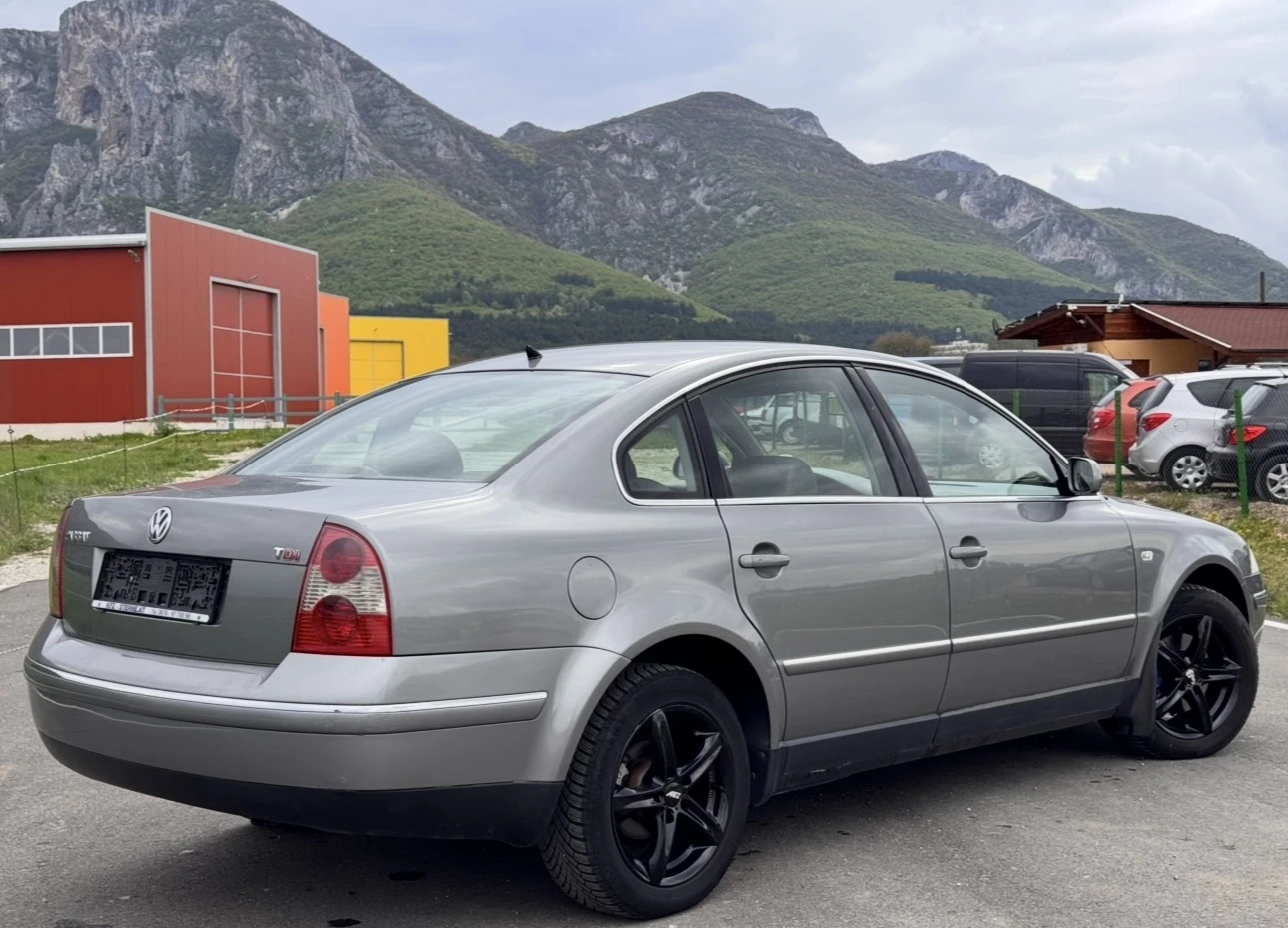 VW Passat 1.9 TDI / Highline, снимка 3 - Автомобили и джипове - 54284916