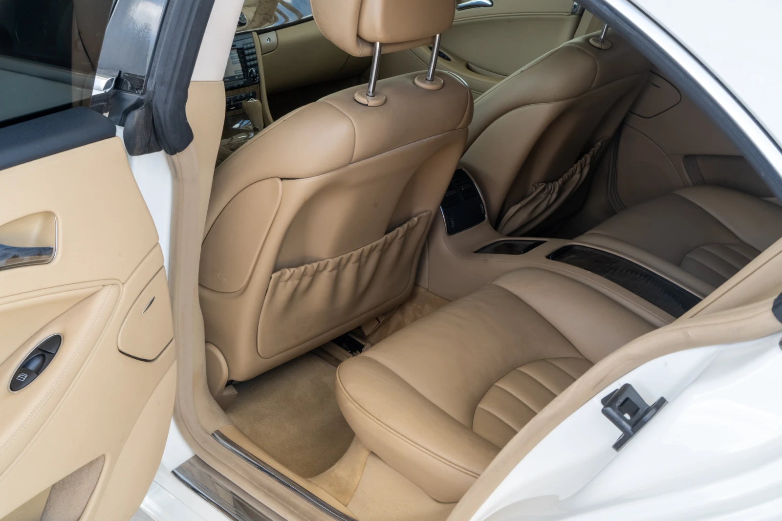 Mercedes-Benz CLS 320 D = 2007 = TOP = 7G-TRONIC = ЛИЗИНГ = ГАРАНЦИЯ, снимка 9 - Автомобили и джипове - 54718341