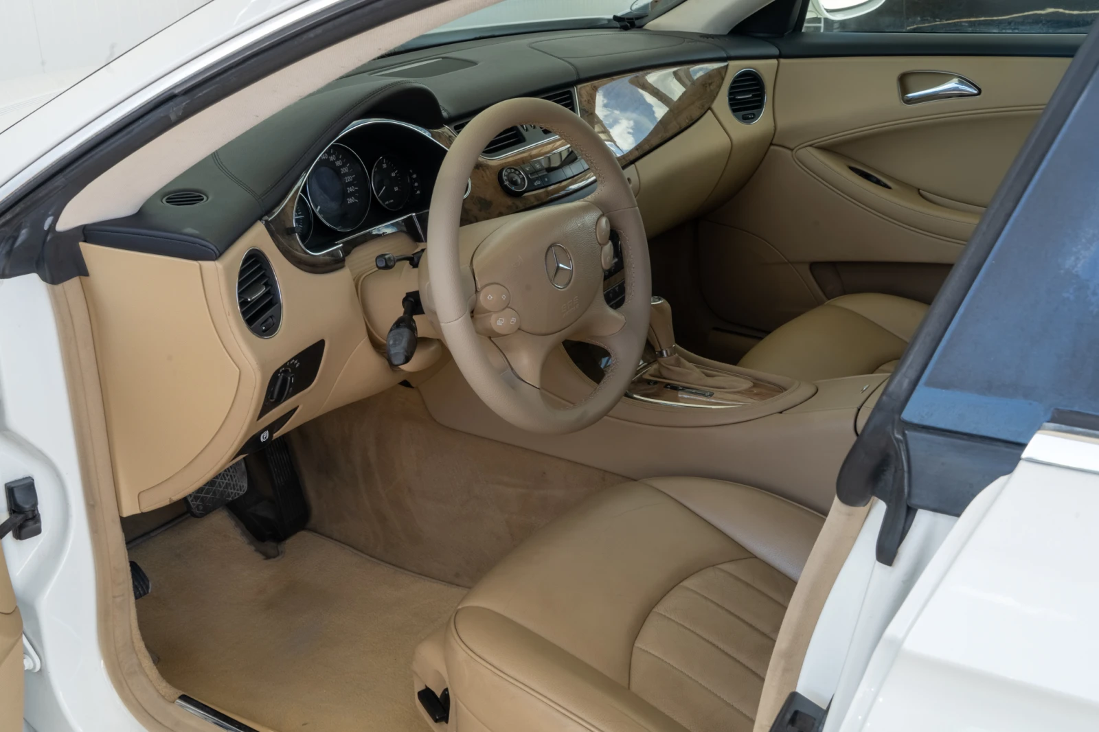 Mercedes-Benz CLS 320 D = 2007 = TOP = 7G-TRONIC = ЛИЗИНГ = ГАРАНЦИЯ, снимка 7 - Автомобили и джипове - 54718341