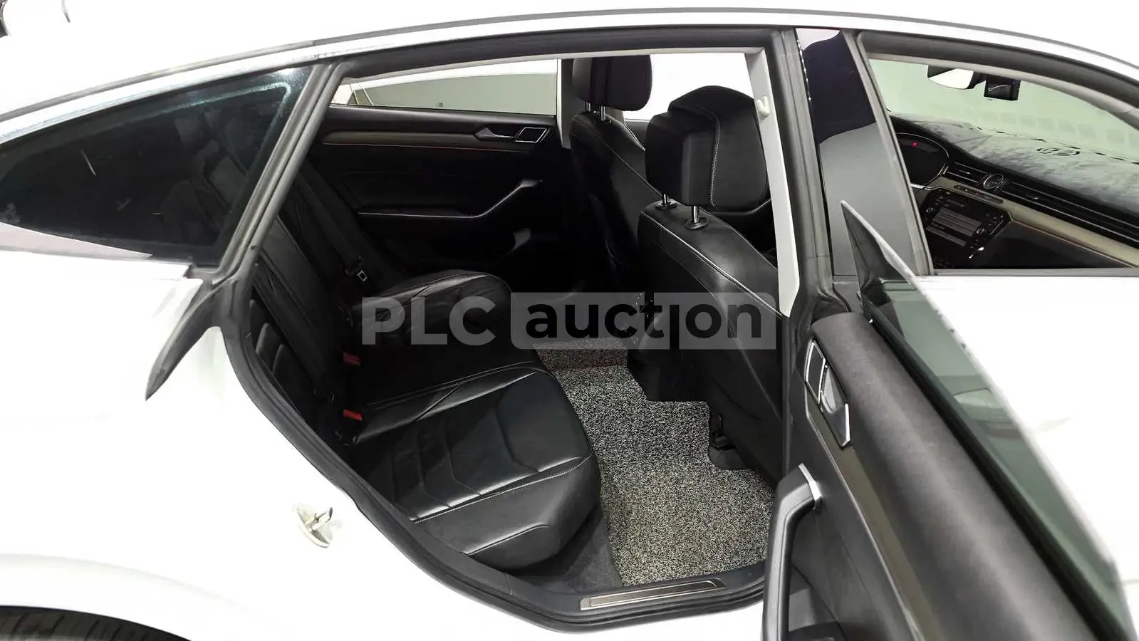 VW Arteon 2.0TDI| DINE| 360| DIGITAL| ПАНО| ВКЛ.ТЕХНОТЕСТ, снимка 13 - Автомобили и джипове - 54762140