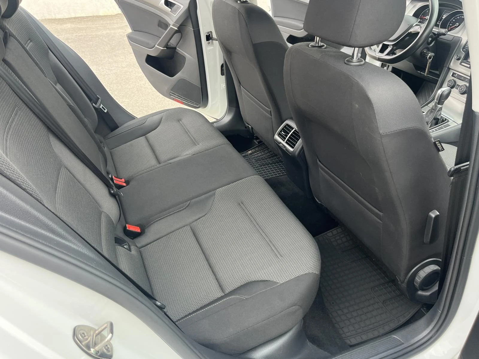 VW Golf 1.6TDI 105кс. EURO 5 DSG КЛИМАТРОНИК АВТОПИЛОT, снимка 10 - Автомобили и джипове - 55404934