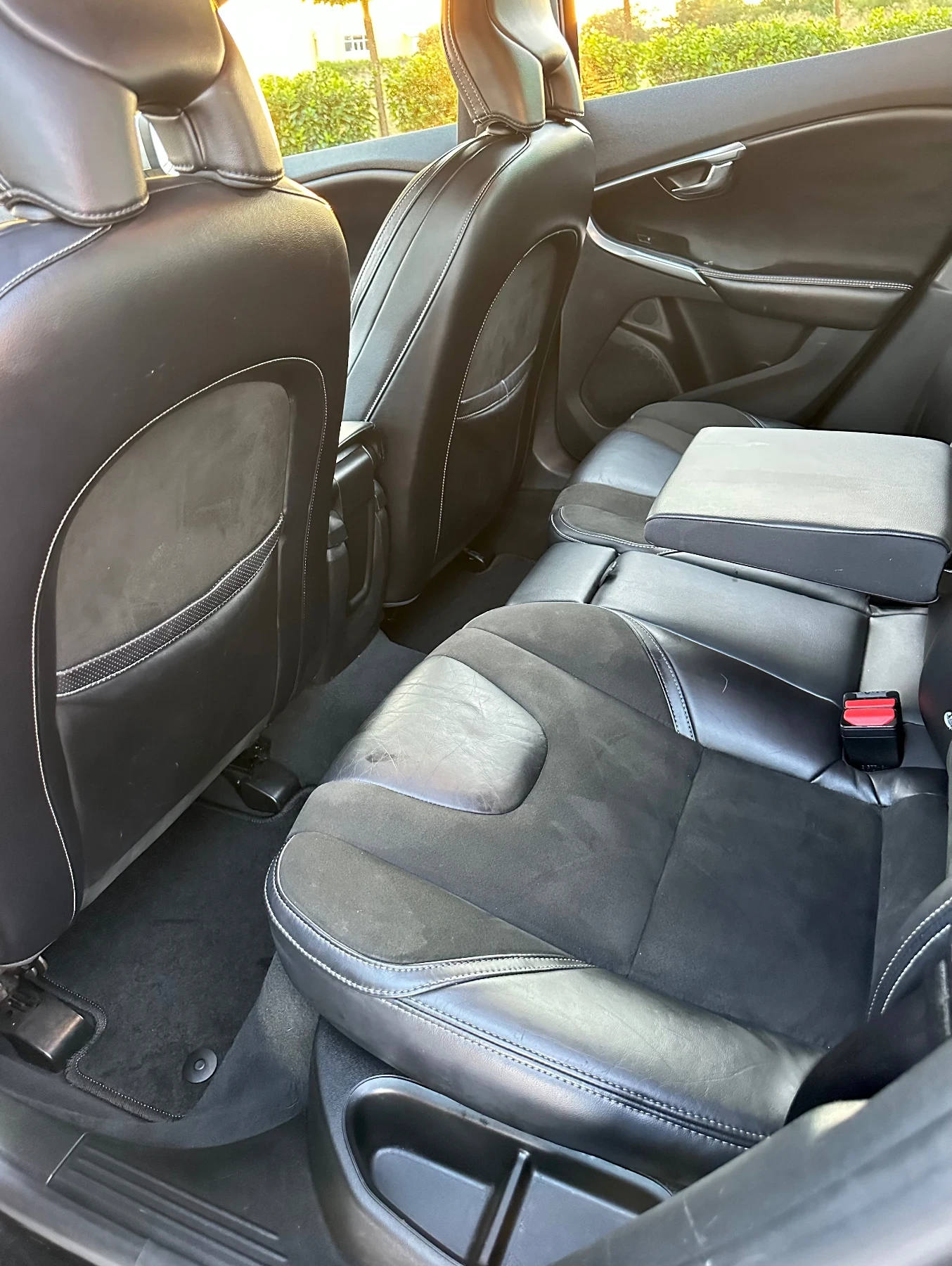 Volvo V40 2.0 R-Design , снимка 10 - Автомобили и джипове - 55468212