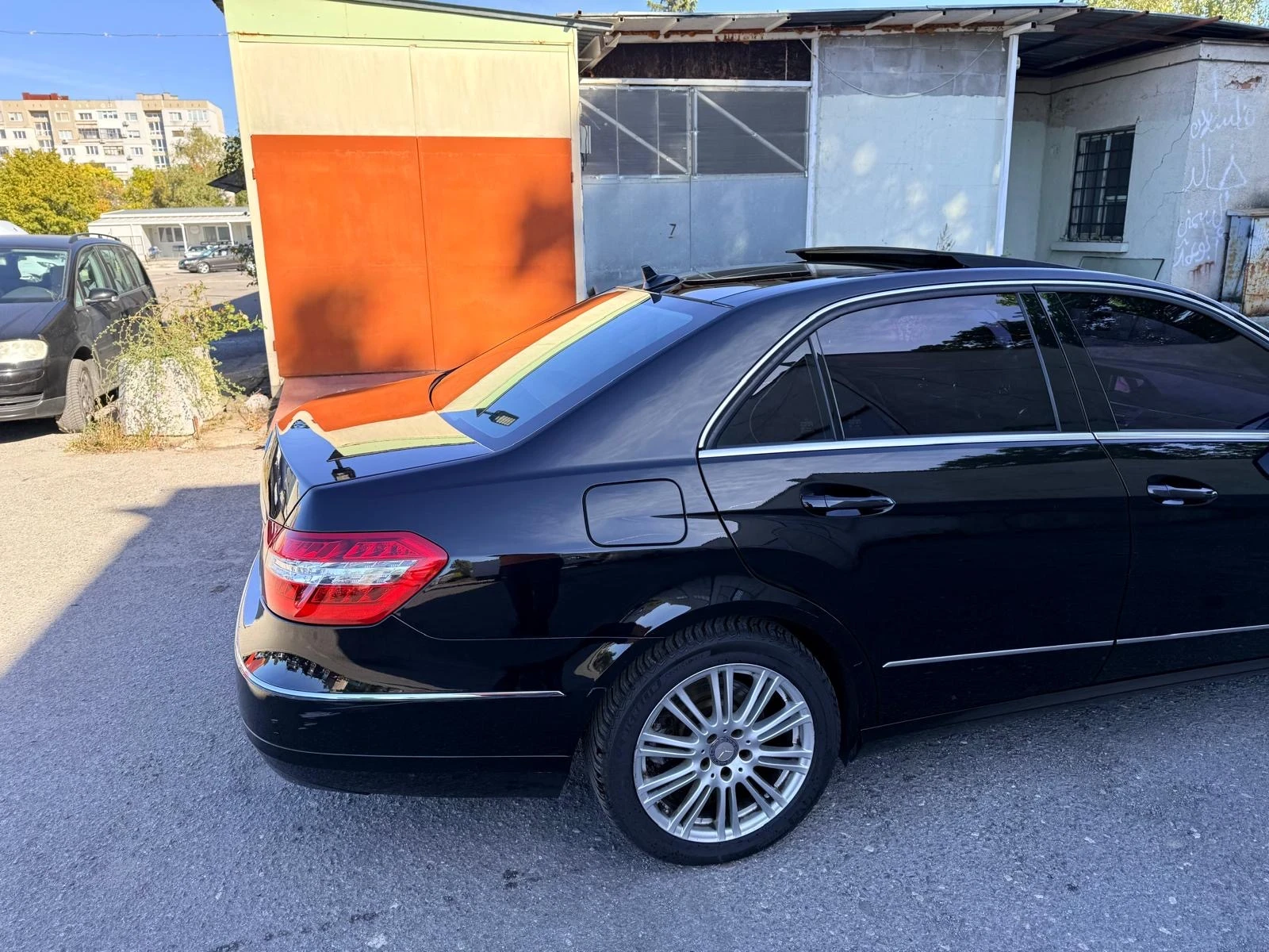 Mercedes-Benz E 300, снимка 4 - Автомобили и джипове - 56289000