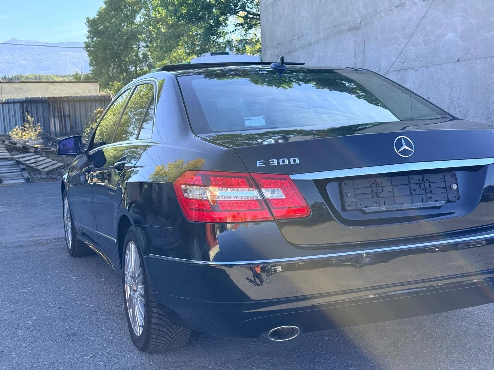 Mercedes-Benz E 300, снимка 6 - Автомобили и джипове - 56289000