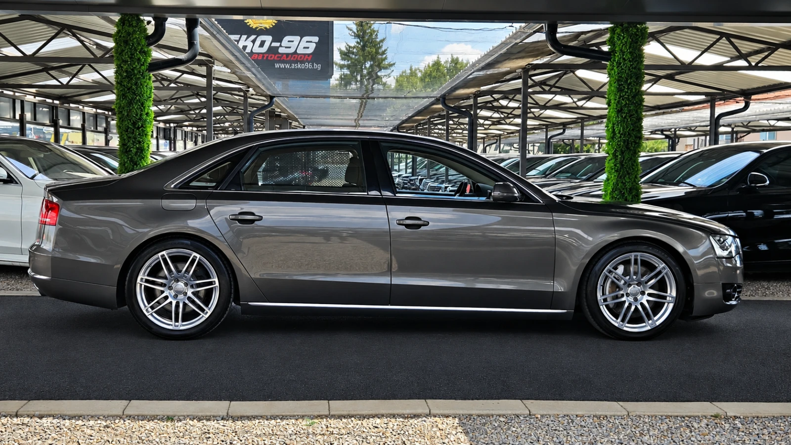Audi A8 L/4.2TDI/TV/DISTR/BOSE/CAMERA/ОБДУХ/МАСАЖ/ВАКУМ/LI, снимка 4 - Автомобили и джипове - 55568705
