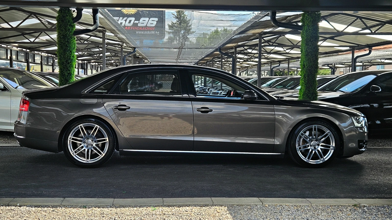 Audi A8 L/4.2TDI/TV/DISTR/BOSE/CAMERA/ОБДУХ/МАСАЖ/ВАКУМ/LI, снимка 4 - Автомобили и джипове - 55568705