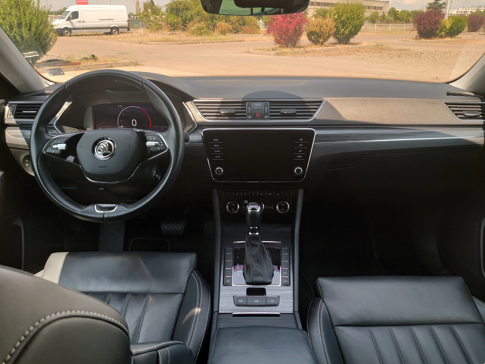 Skoda Superb Style Plus Facelift, снимка 10 - Автомобили и джипове - 55633175