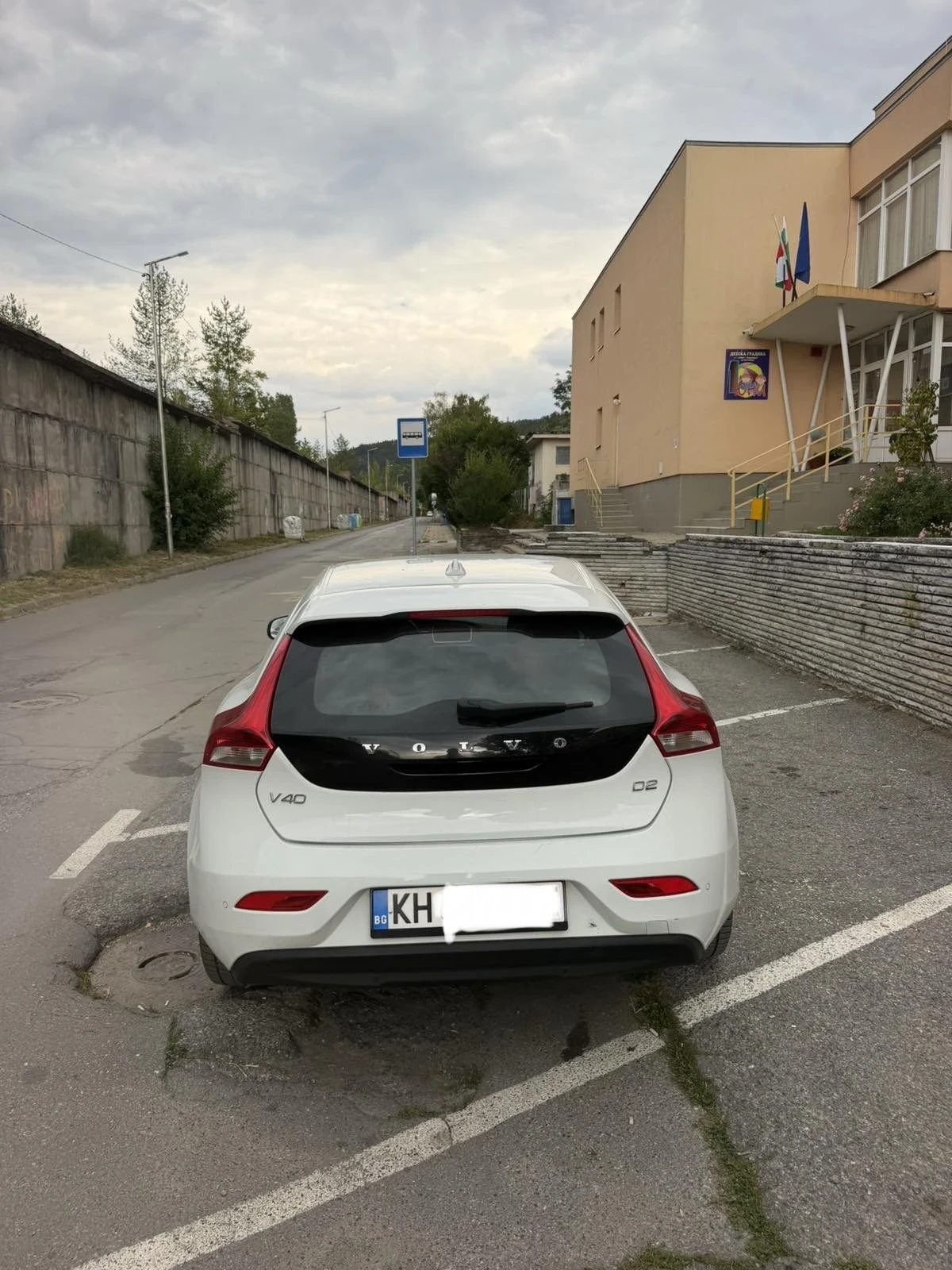Volvo V40 2.0, снимка 2 - Автомобили и джипове - 56260900