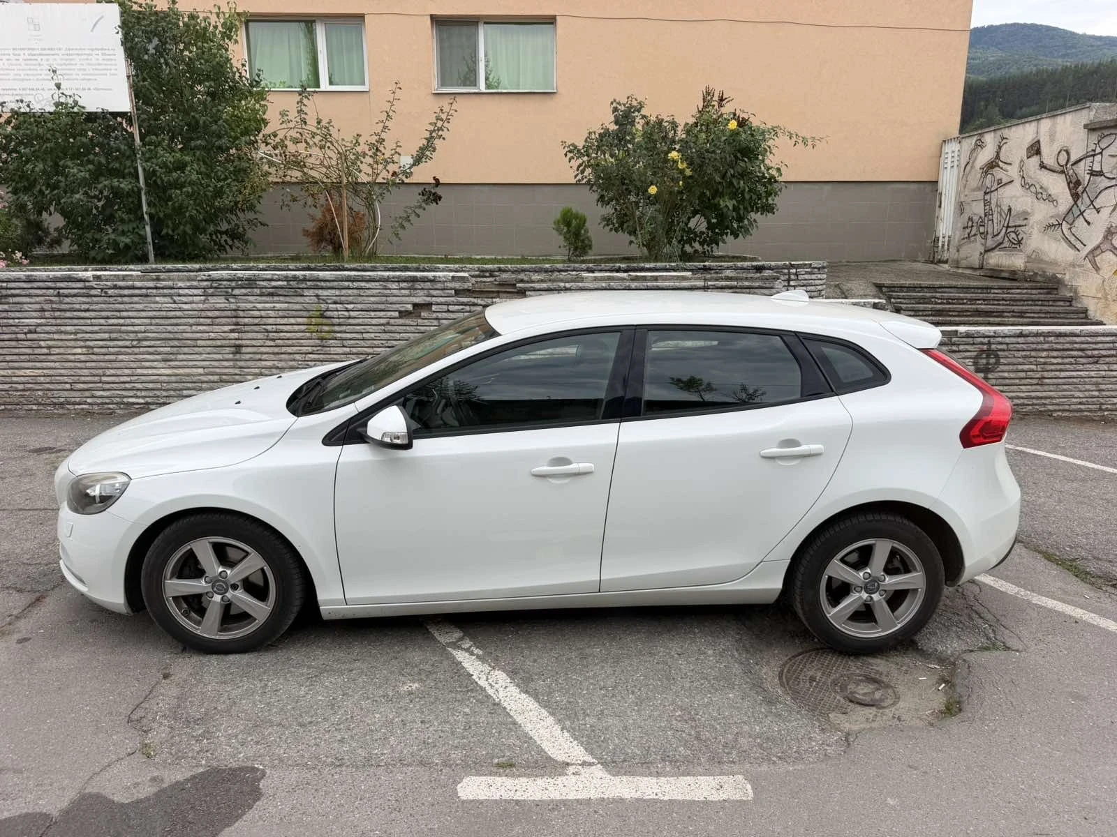 Volvo V40 2.0, снимка 11 - Автомобили и джипове - 56260900
