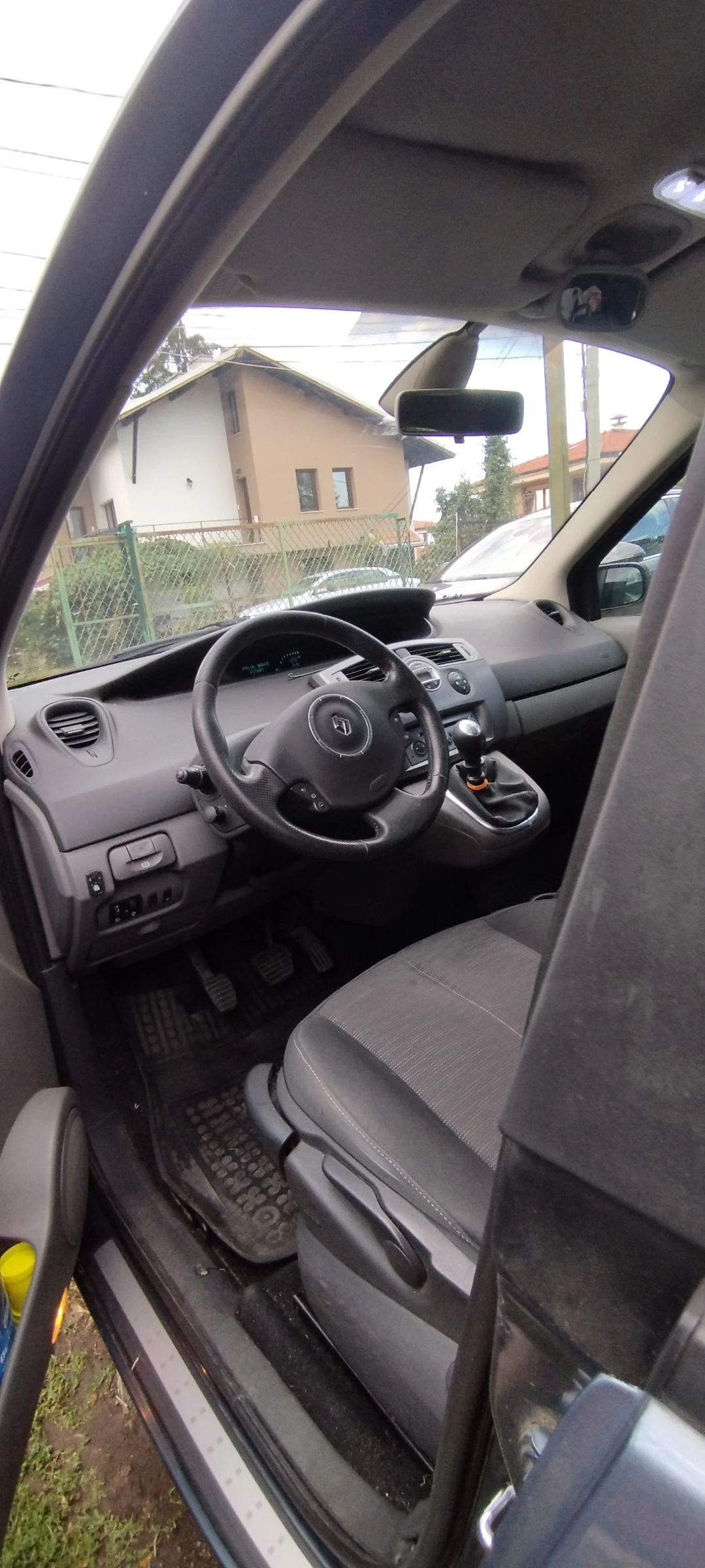 Renault Grand scenic, снимка 9 - Автомобили и джипове - 56411893