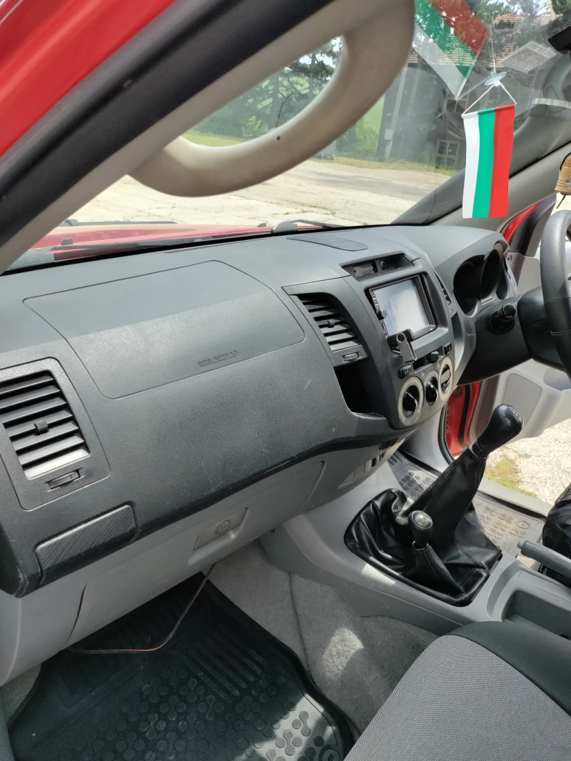 Toyota Hilux, снимка 11 - Автомобили и джипове - 47057786