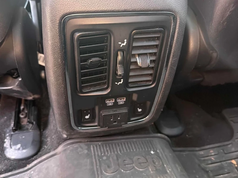 Jeep Grand cherokee * Summit * CARFAX * БЕЗ ПЪРВОНАЧАЛНА ВНОСКА, снимка 11 - Автомобили и джипове - 52794994