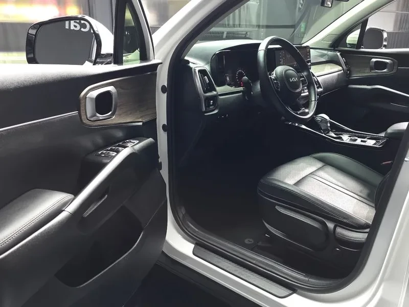 Kia Sorento 2.2 CRDi   2022   202 к.с.   ТОП ЦЕНА, снимка 9 - Автомобили и джипове - 55047723