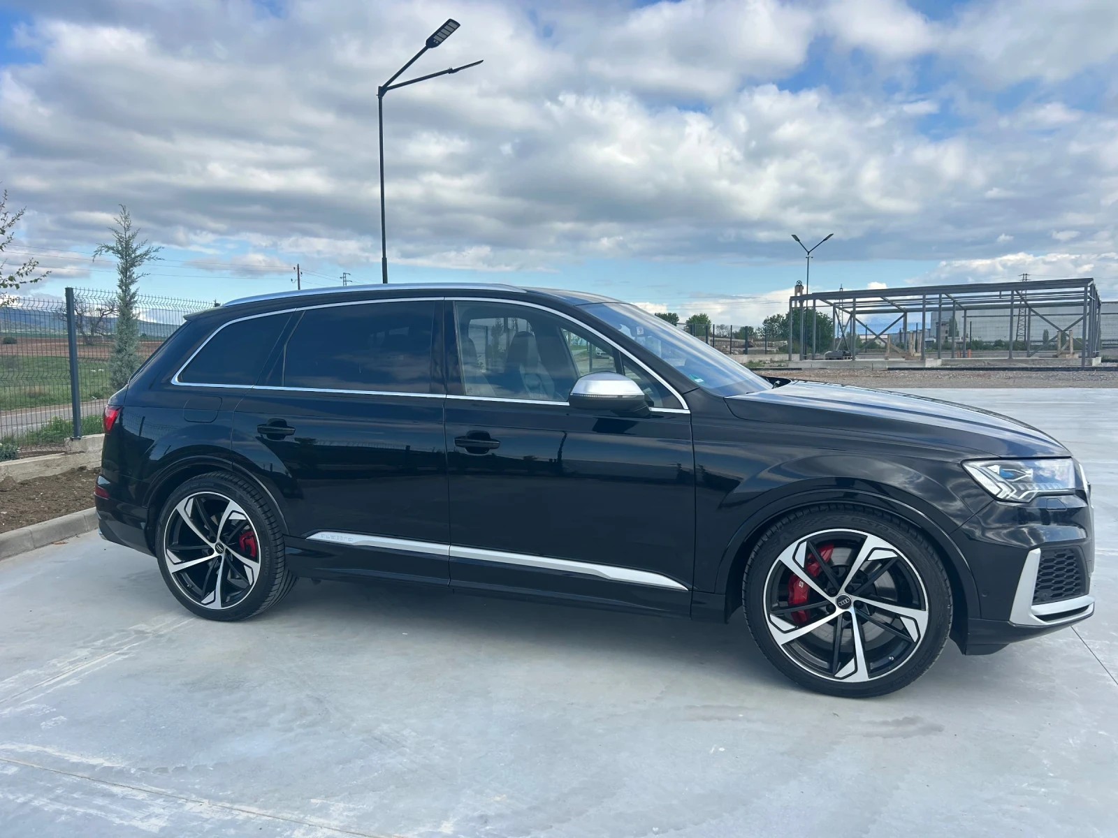 Audi SQ7  - изображение 5