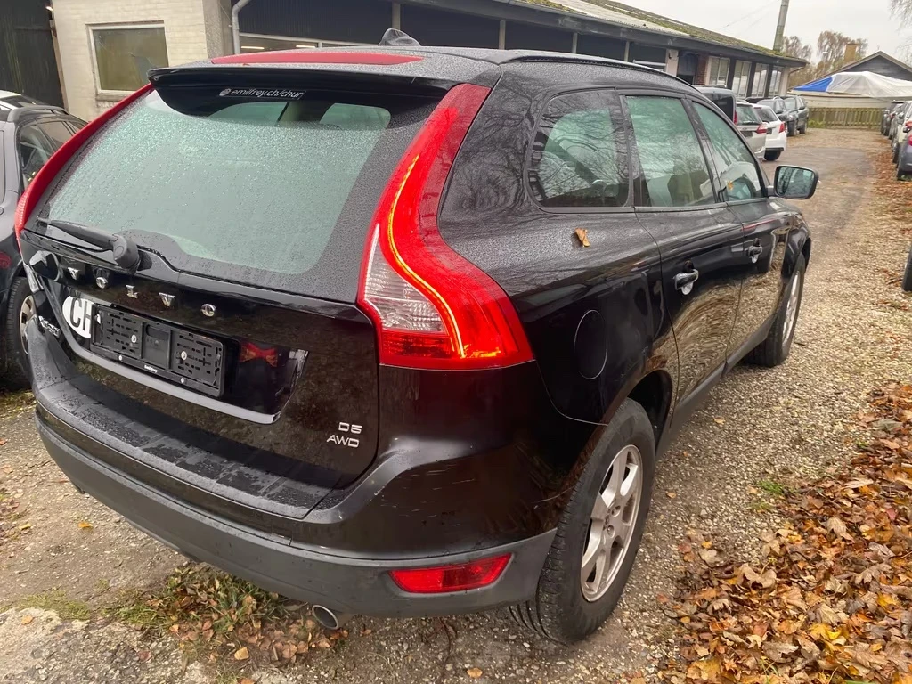Volvo XC60 D5 AWD SUMMUM - изображение 4