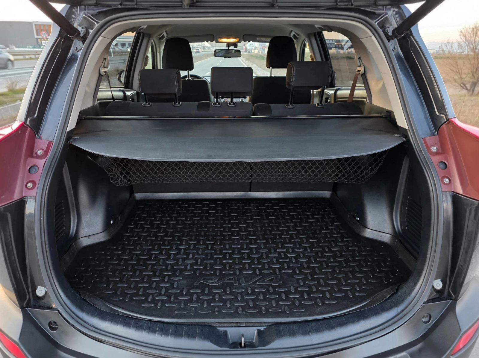 Toyota Rav4 2.0D4D 124ps 4x4 60000km !!! NAVI/KAMERA/SPORT, снимка 15 - Автомобили и джипове - 53804224