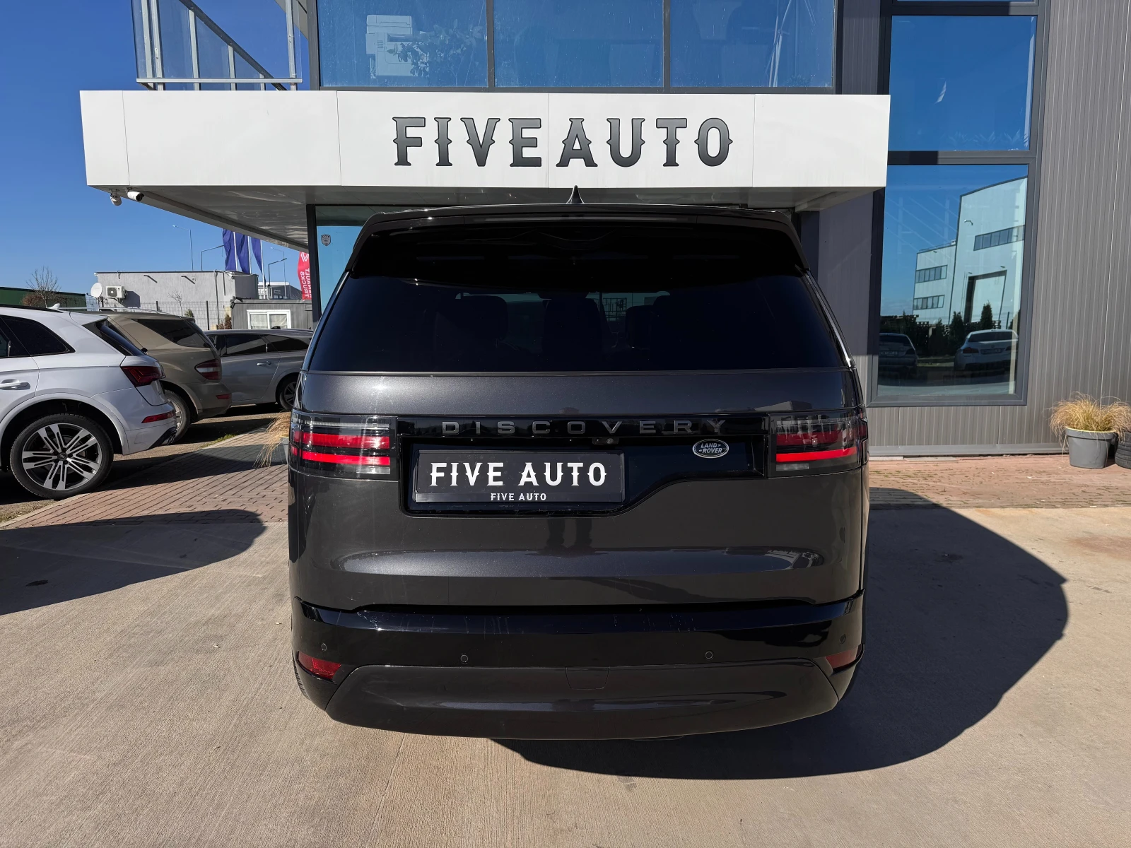 Land Rover Discovery / 7 МЕСТА / R DYNAMIC / MERIDIAN AUDIO / 360 / , снимка 6 - Автомобили и джипове - 53808575