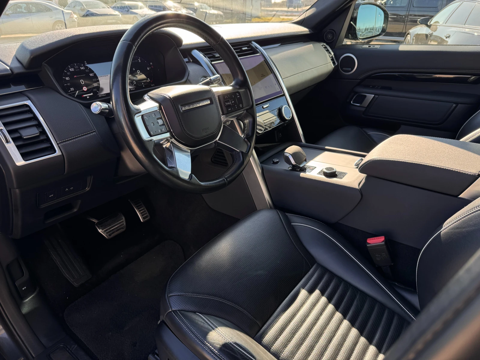 Land Rover Discovery / 7 МЕСТА / R DYNAMIC / MERIDIAN AUDIO / 360 / , снимка 9 - Автомобили и джипове - 53808575