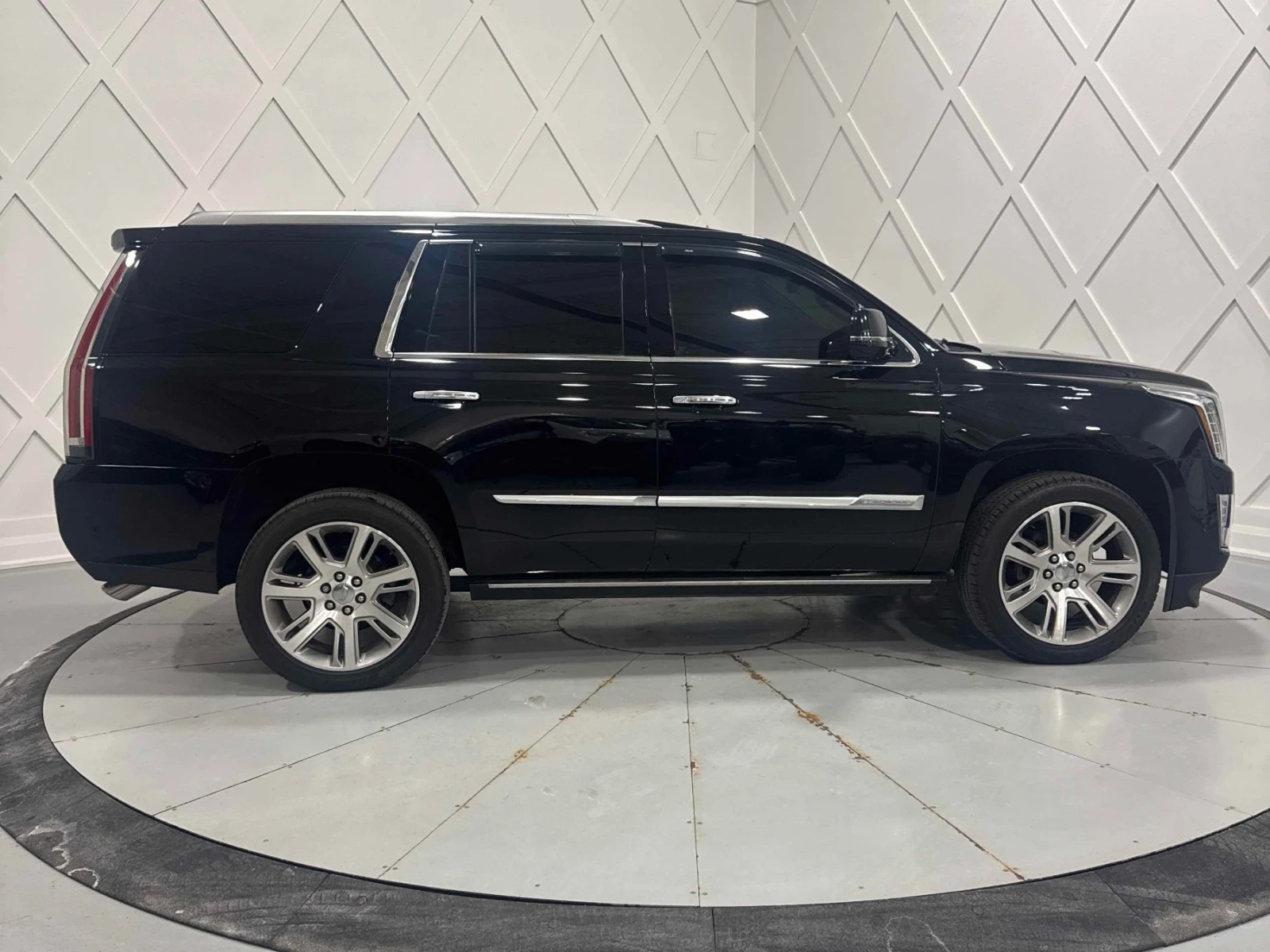 Cadillac Escalade Premium Luxury | Head Up | 360* Cam | Carfax, снимка 4 - Автомобили и джипове - 53829024