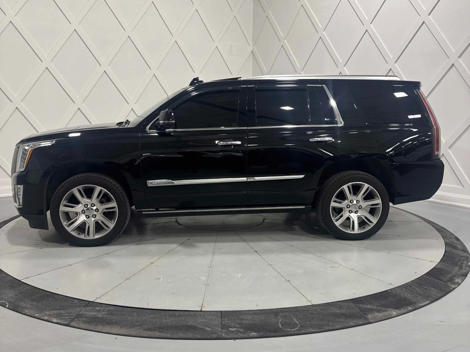 Cadillac Escalade Premium Luxury | Head Up | 360* Cam | Carfax, снимка 3 - Автомобили и джипове - 53829024
