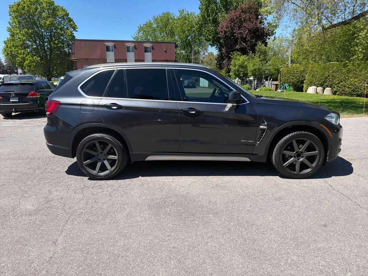 BMW X5 XDRIVE35I * 360 КАМЕРА* ПАНОРАМА* ПОДГРЕВИ* , снимка 4 - Автомобили и джипове - 54646212