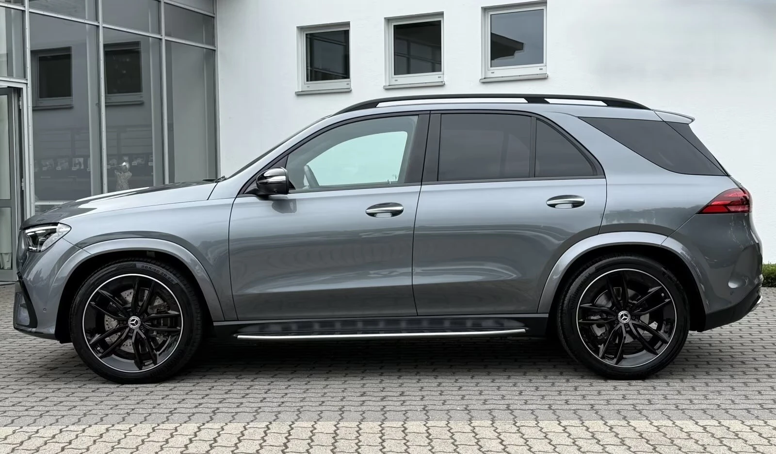 Mercedes-Benz GLE 580 AMG / 4 MATIC / BURM/ NIGHT / 360 / HEAD UP / АIR, снимка 4 - Автомобили и джипове - 54928264