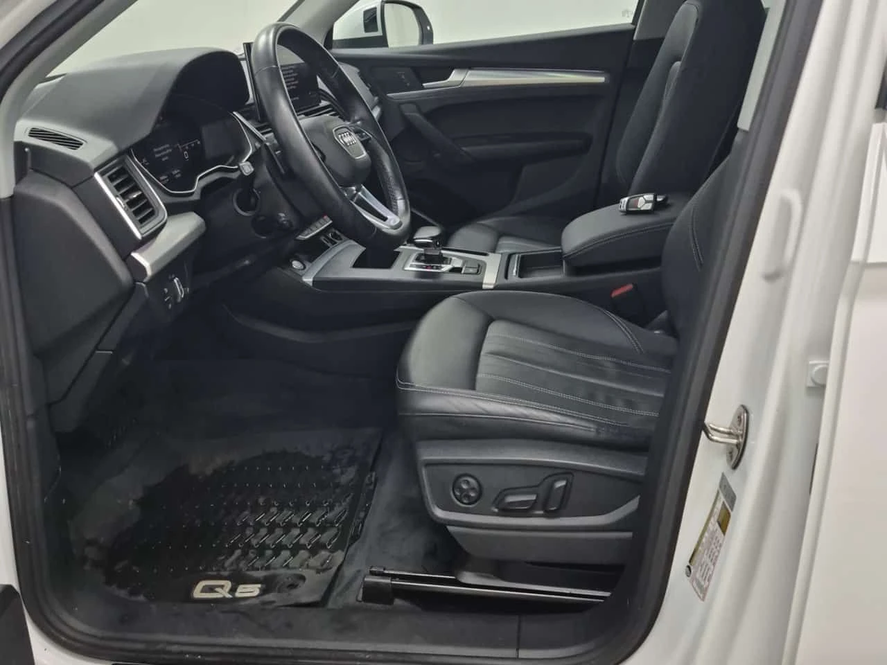 Audi Q5 * PROGRESSIV * CARFAX * БЕЗ ПЪРВОНАЧАЛНА ВНОСКА, снимка 5 - Автомобили и джипове - 55143138