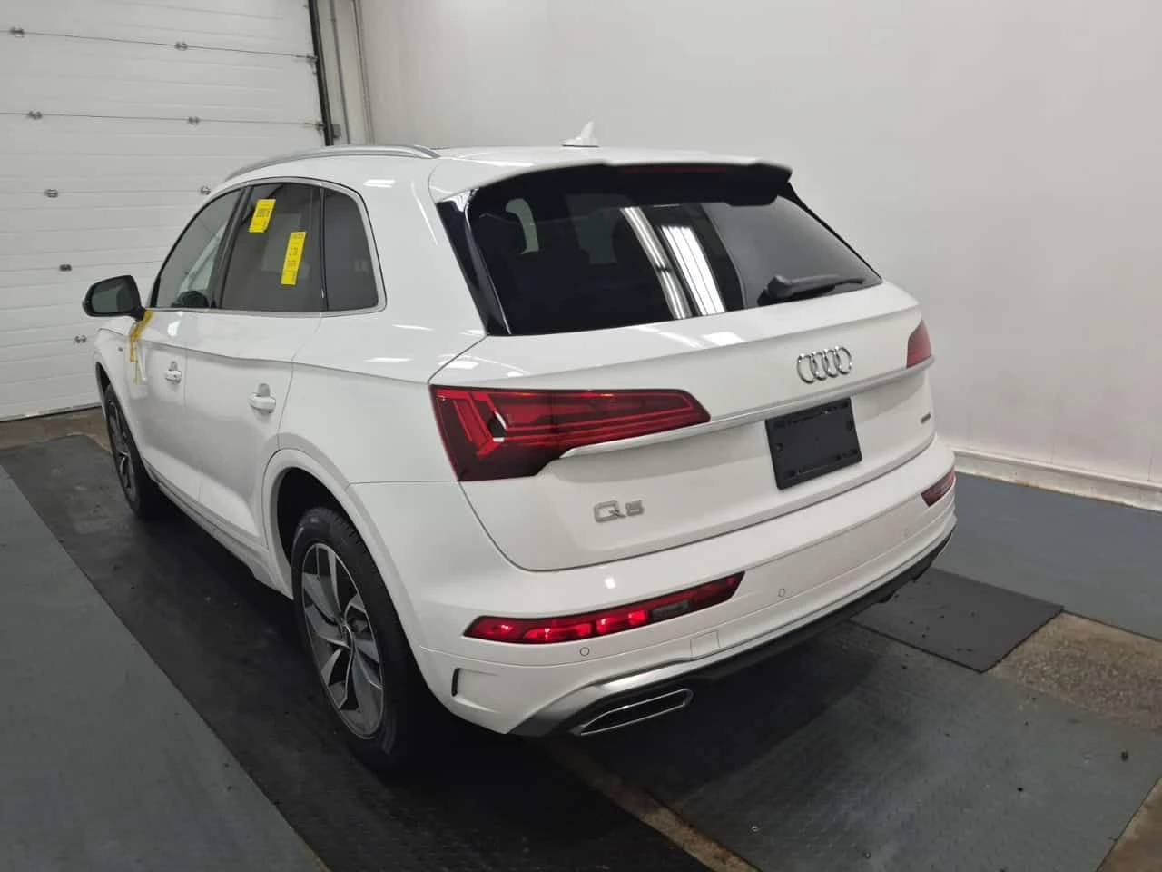 Audi Q5 * PROGRESSIV * CARFAX * БЕЗ ПЪРВОНАЧАЛНА ВНОСКА, снимка 4 - Автомобили и джипове - 55143138
