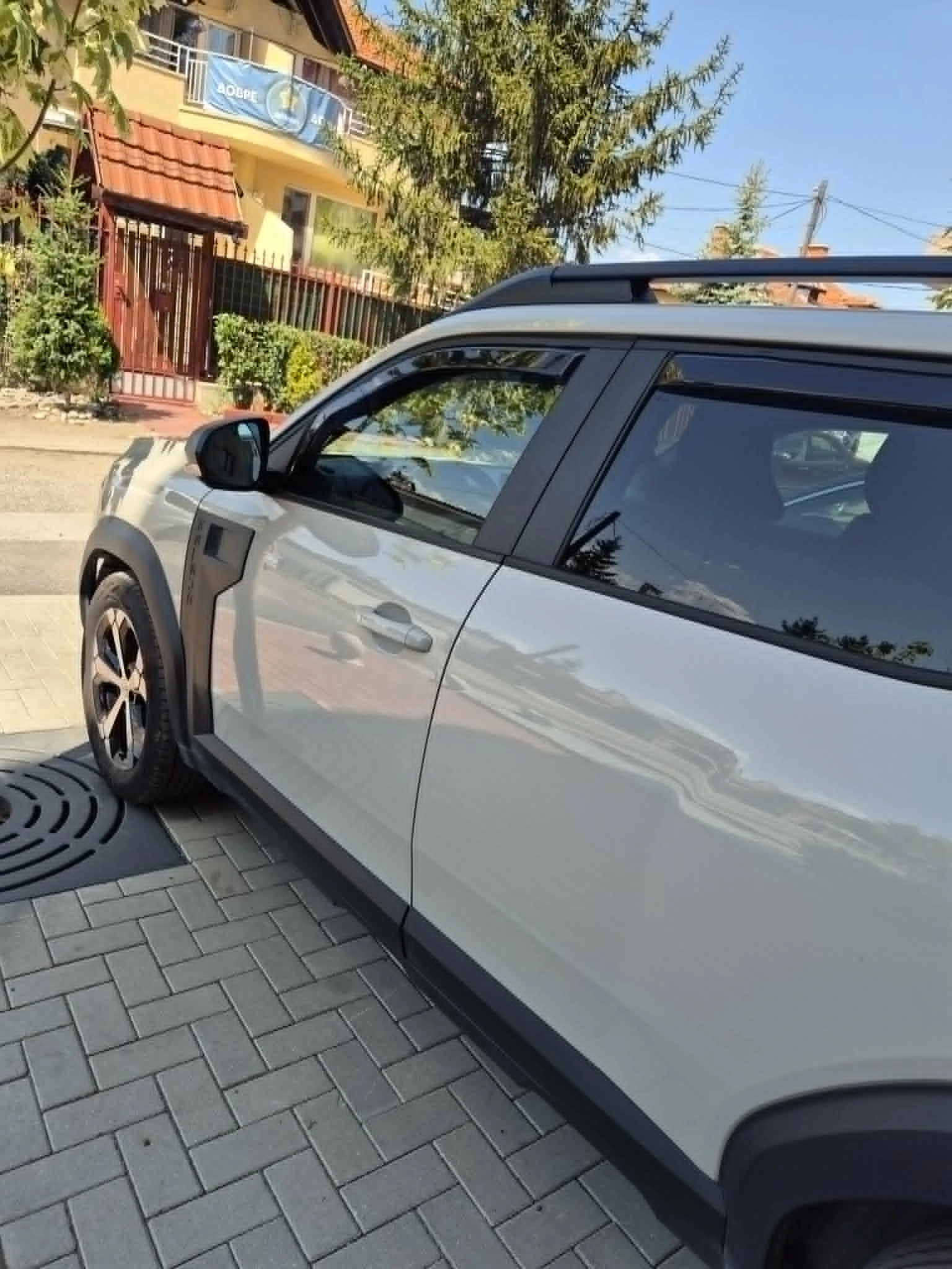 Dacia Duster, снимка 3 - Автомобили и джипове - 55847813