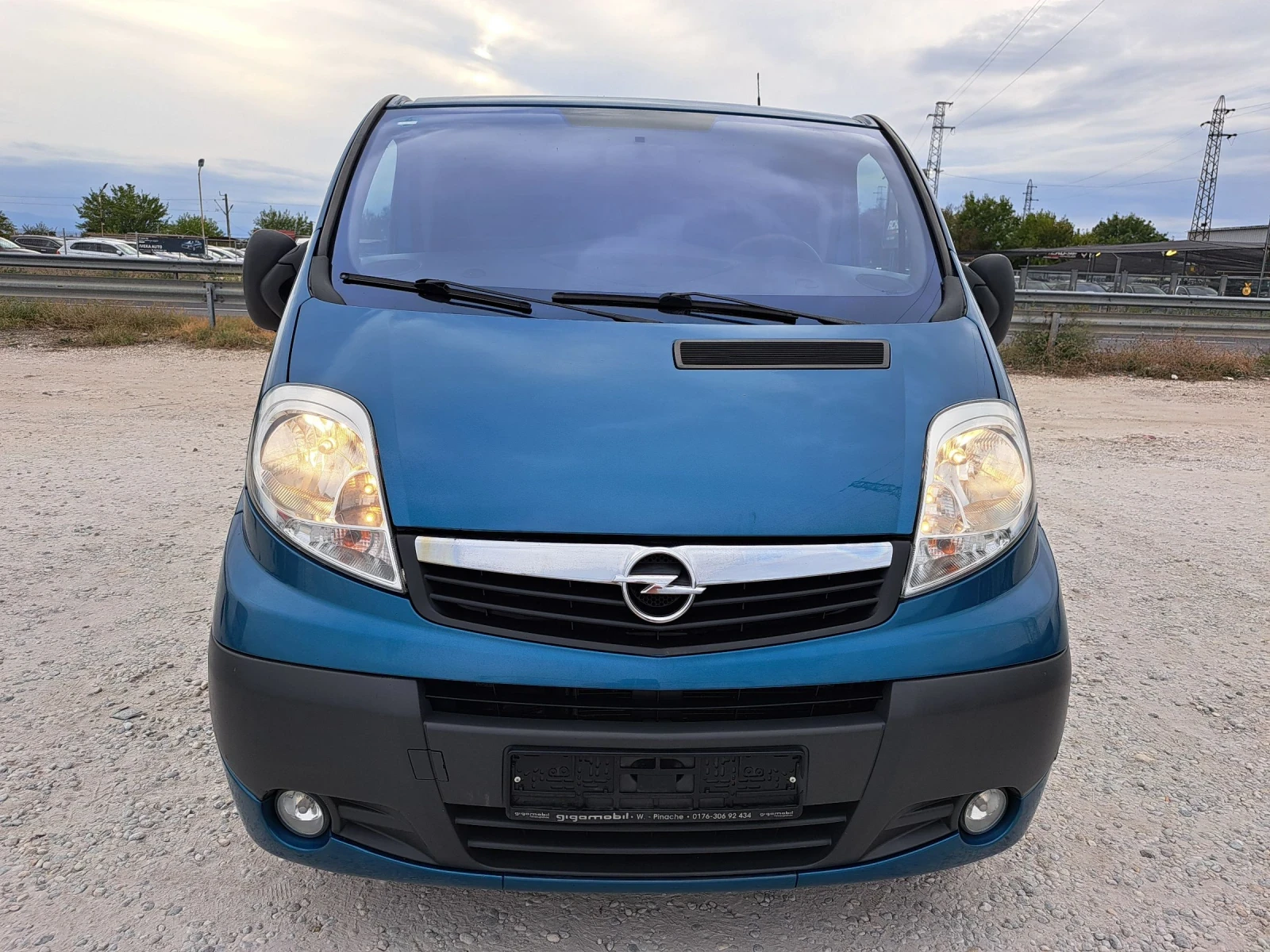 Opel Vivaro 2.0D/8+ 1/КЛИМА/115кс/230000км - изображение 8