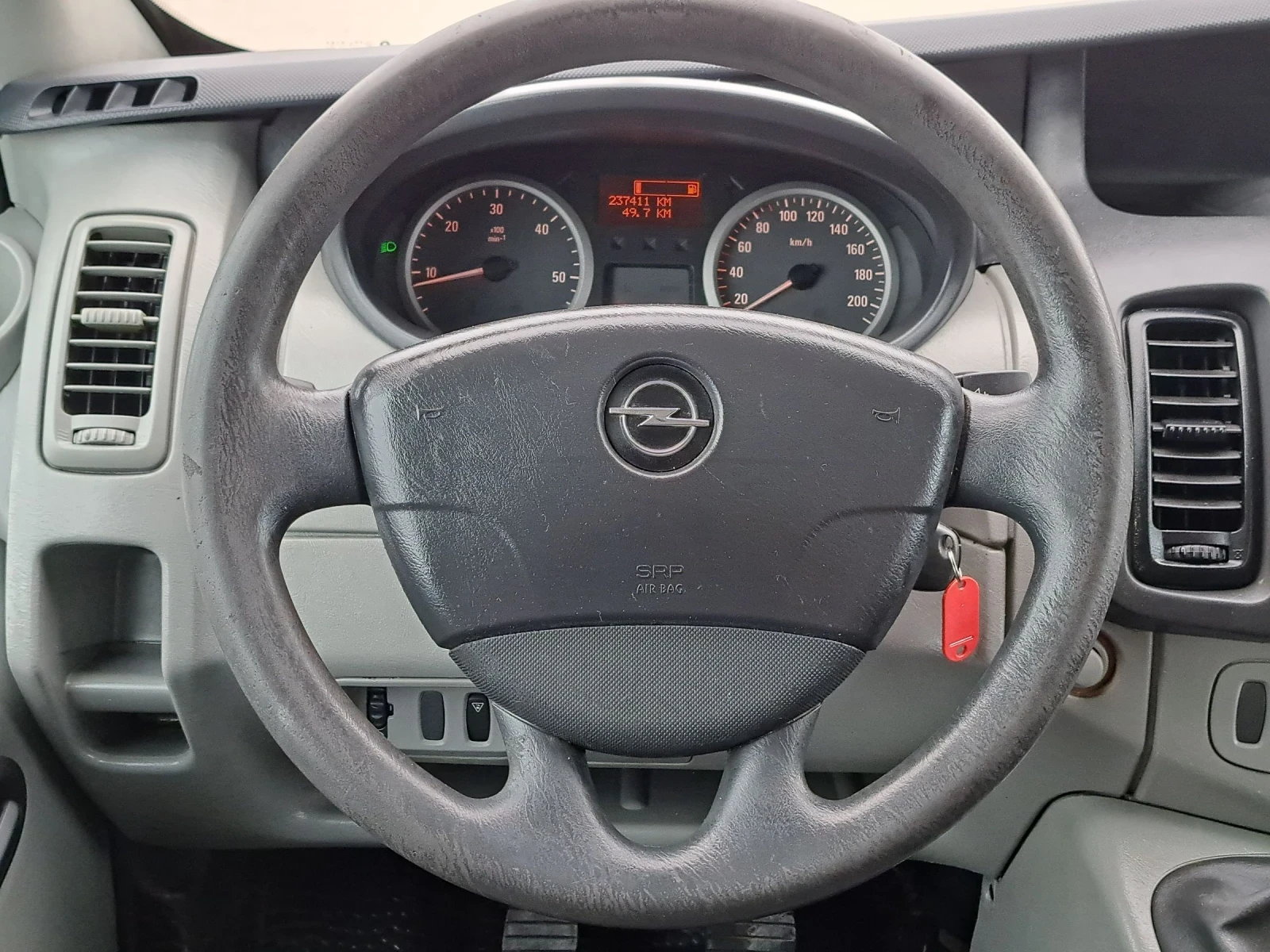 Opel Vivaro 2.0D/8+ 1/КЛИМА/115кс/230000км - изображение 10