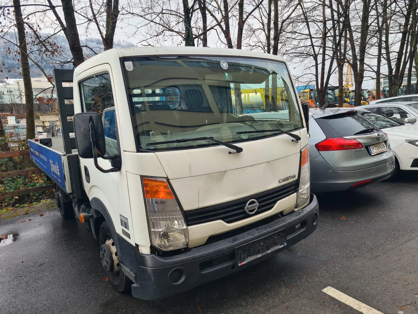 Nissan Capstar 2.5DXI 32/11 Бордово - изображение 3