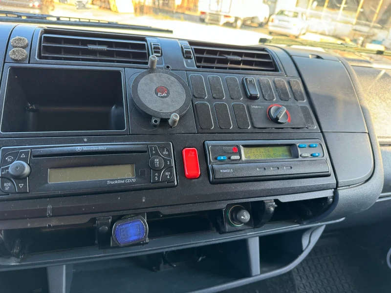 Mercedes-Benz 815 Atego, снимка 10 - Камиони - 52382935