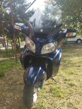 Suzuki Burgman Скутер, снимка 3