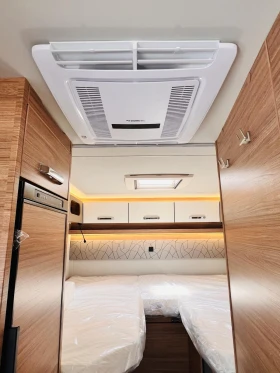 Кемпер Weinsberg АВТОМАТИК, KЛИМАТИК DOMETIC, СОЛАР, снимка 17