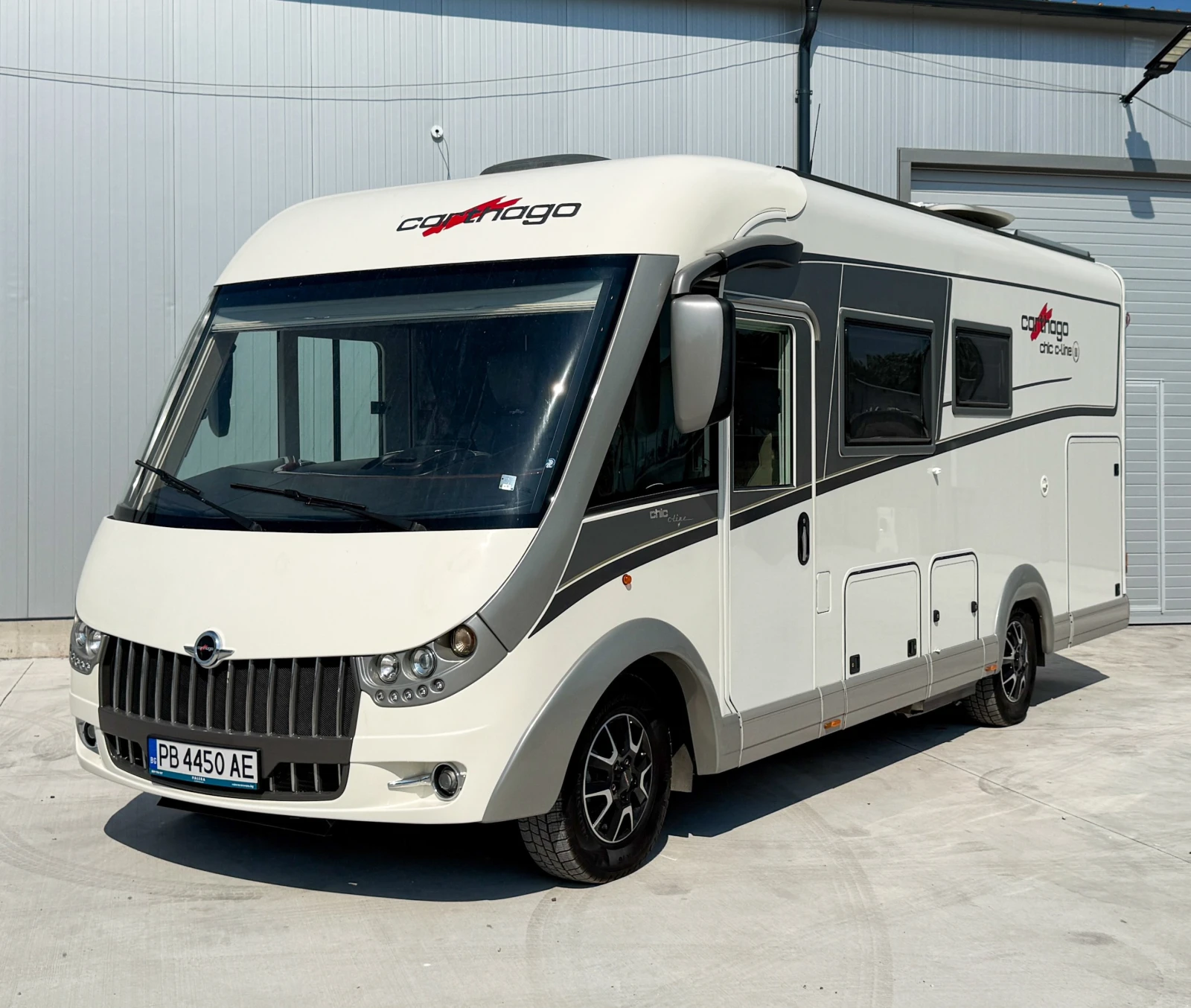 Кемпер Carthago Chic C-Line, снимка 2 - Каравани и кемпери - 55166244