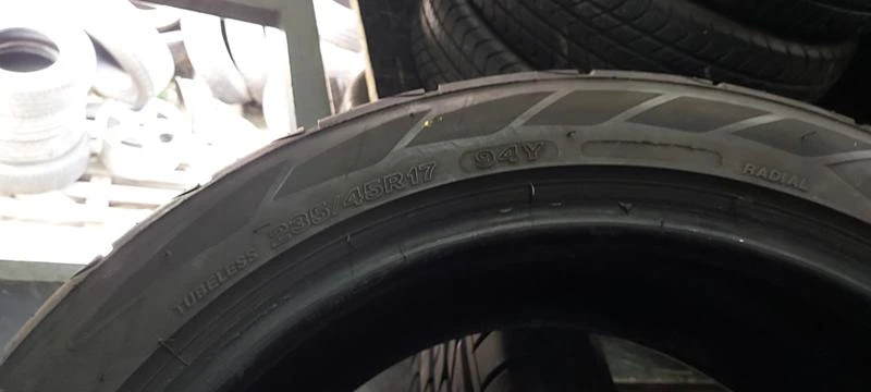 Гуми Летни 235/45R17, снимка 5 - Гуми и джанти - 32902189