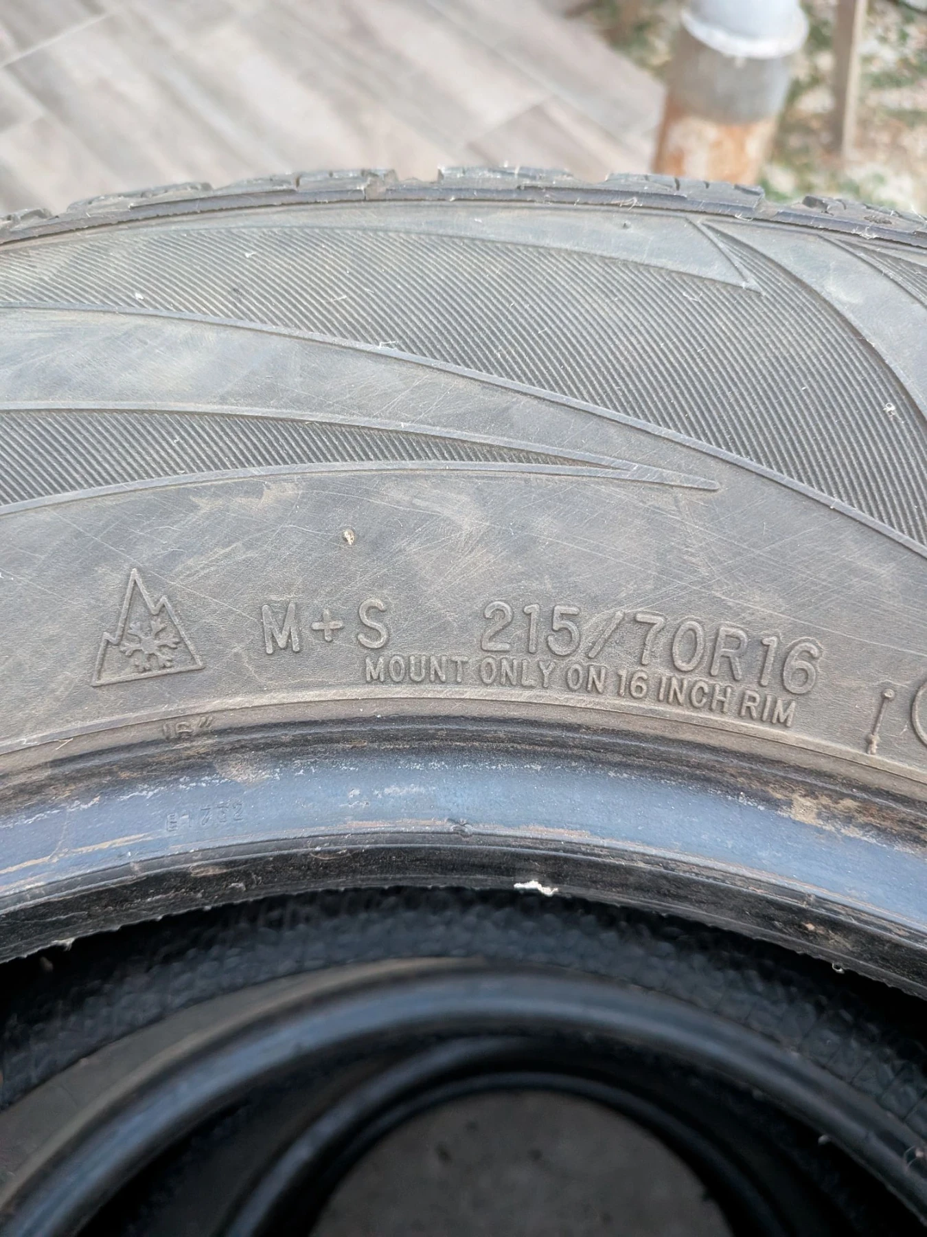 Гуми Зимни 215/70R16, снимка 7 - Гуми и джанти - 55658660